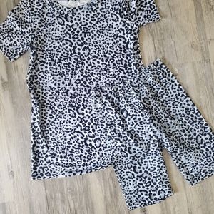 Leopard lounge set